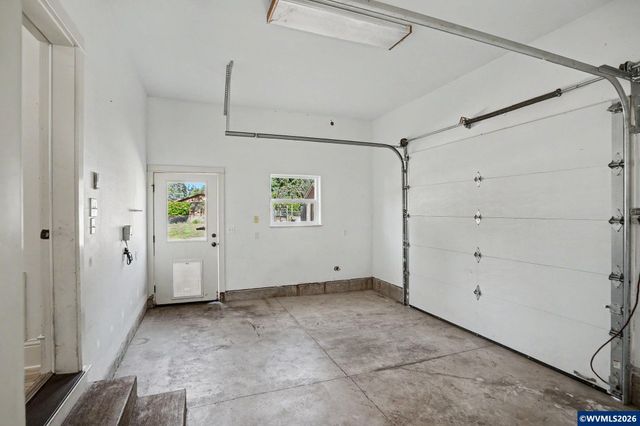 764 3rd St, Lyons, OR 97358