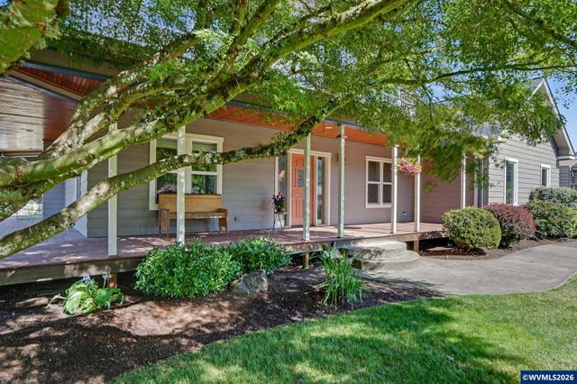 764 3rd St, Lyons, OR 97358