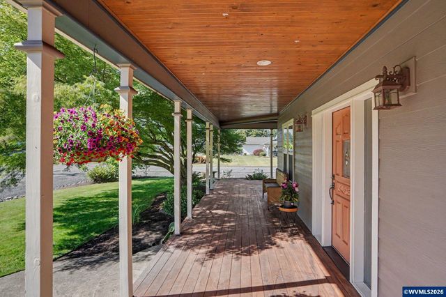 764 3rd St, Lyons, OR 97358