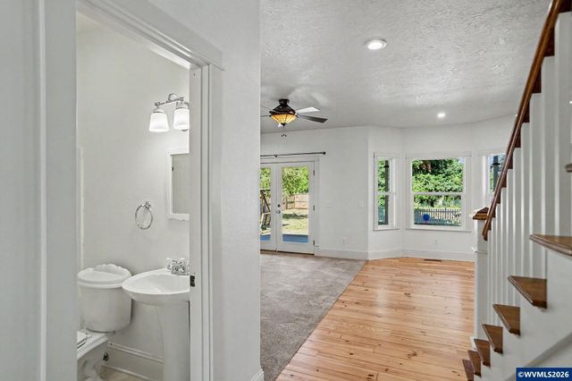 764 3rd St, Lyons, OR 97358