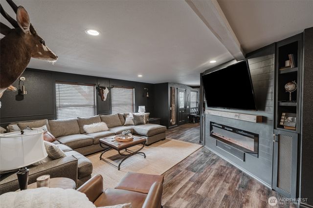 314 Centralia Alpha Road, Centralia, WA 98531