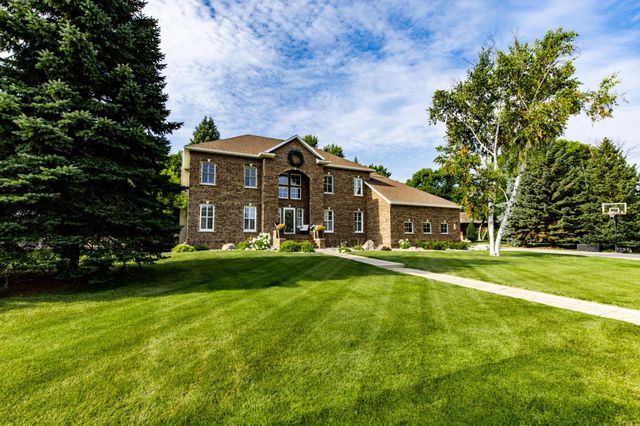 461 20th Avenue E, West Fargo, ND 58078