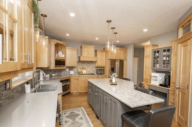 461 20th Avenue E, West Fargo, ND 58078