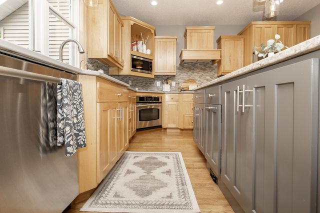 461 20th Avenue E, West Fargo, ND 58078
