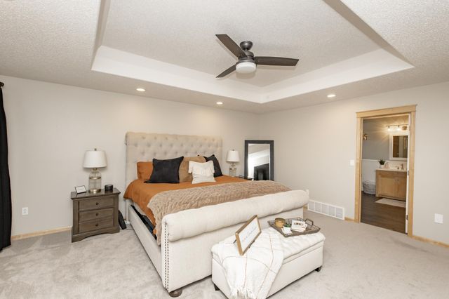 461 20th Avenue E, West Fargo, ND 58078