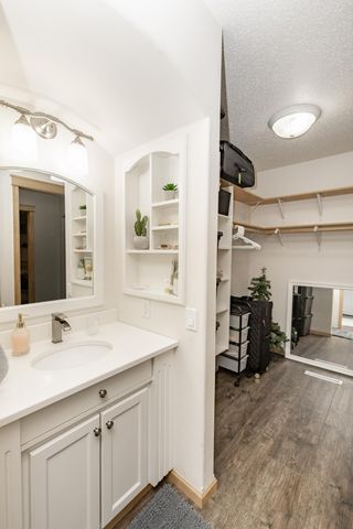 461 20th Avenue E, West Fargo, ND 58078