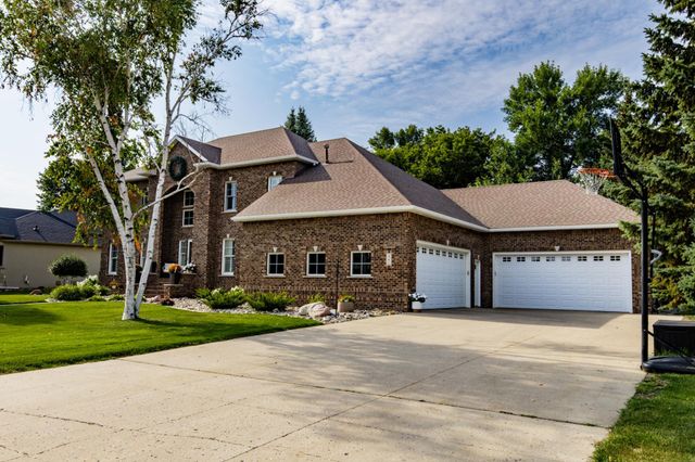 461 20th Avenue E, West Fargo, ND 58078