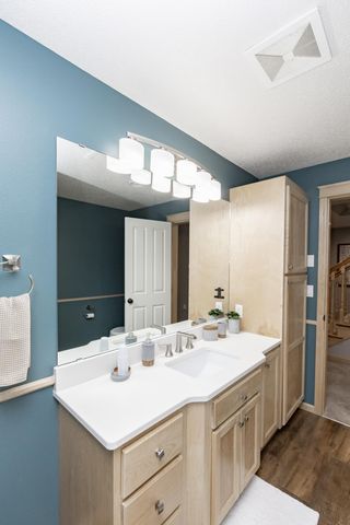 461 20th Avenue E, West Fargo, ND 58078