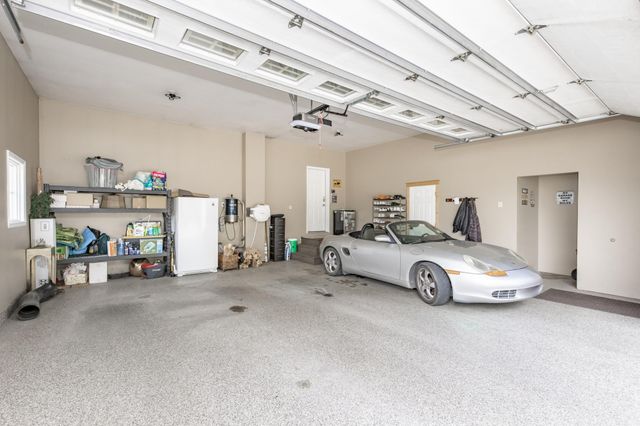 461 20th Avenue E, West Fargo, ND 58078