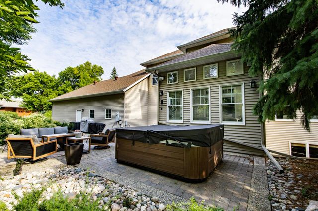 461 20th Avenue E, West Fargo, ND 58078