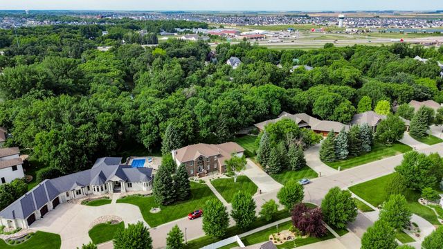 461 20th Avenue E, West Fargo, ND 58078