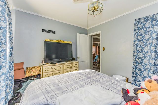 2112 S Beacon Street, Muncie, IN 47302