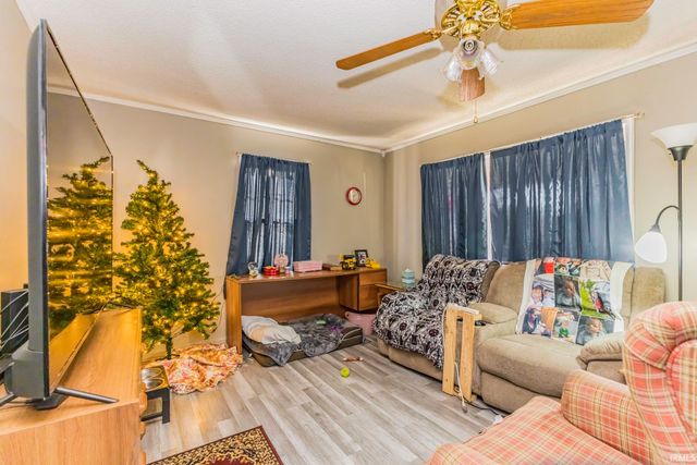 2112 S Beacon Street, Muncie, IN 47302