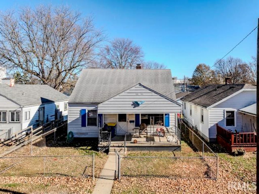 2112 S Beacon Street, Muncie, IN 47302
