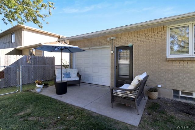 91 Sandy Lane, Cheektowaga, NY 14227