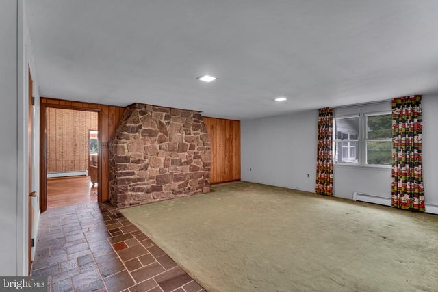 38 CLUBHOUSE RD, Browns Mills, NJ 08015