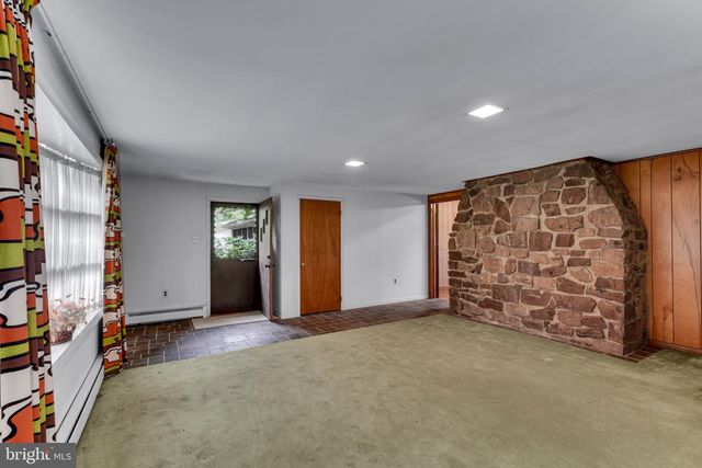 38 CLUBHOUSE RD, Browns Mills, NJ 08015