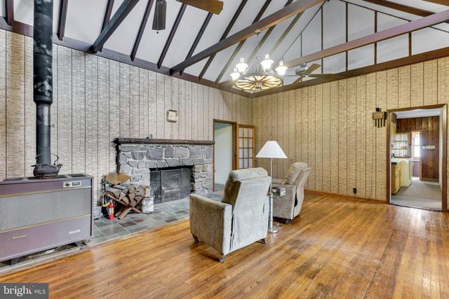 38 CLUBHOUSE RD, Browns Mills, NJ 08015