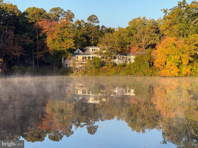 38 CLUBHOUSE RD, Browns Mills, NJ 08015