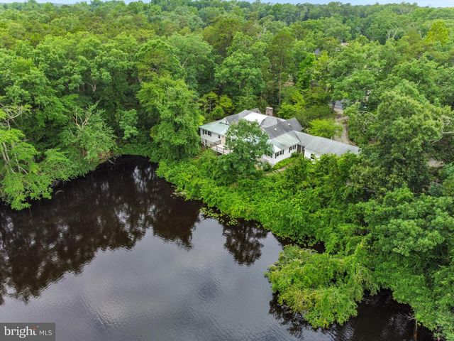 38 CLUBHOUSE RD, Browns Mills, NJ 08015