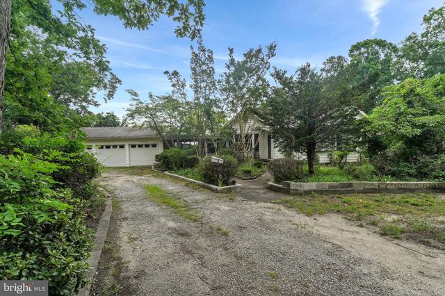 38 CLUBHOUSE RD, Browns Mills, NJ 08015