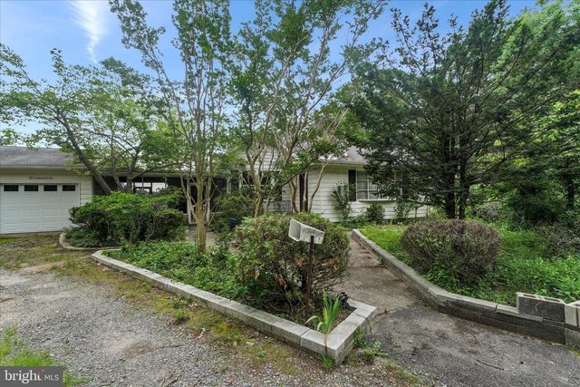 38 CLUBHOUSE RD, Browns Mills, NJ 08015
