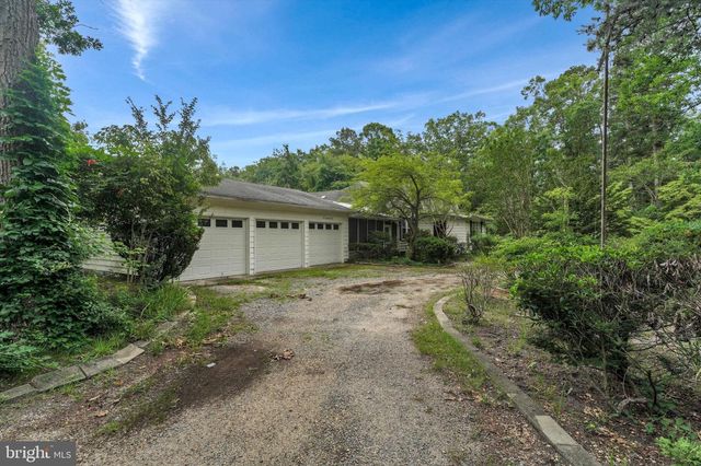 38 CLUBHOUSE RD, Browns Mills, NJ 08015