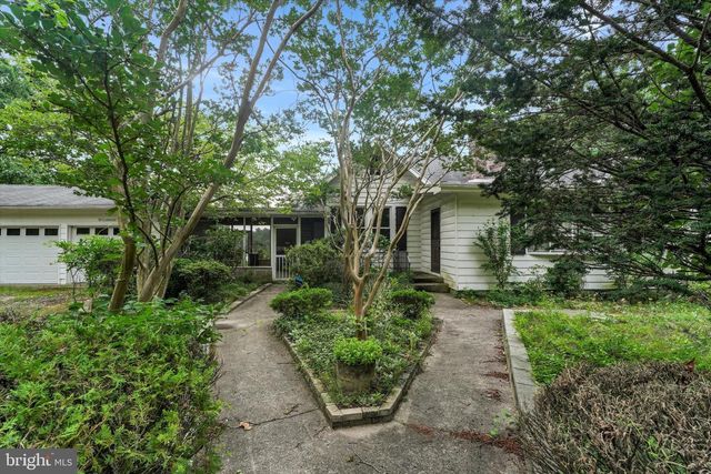 38 CLUBHOUSE RD, Browns Mills, NJ 08015