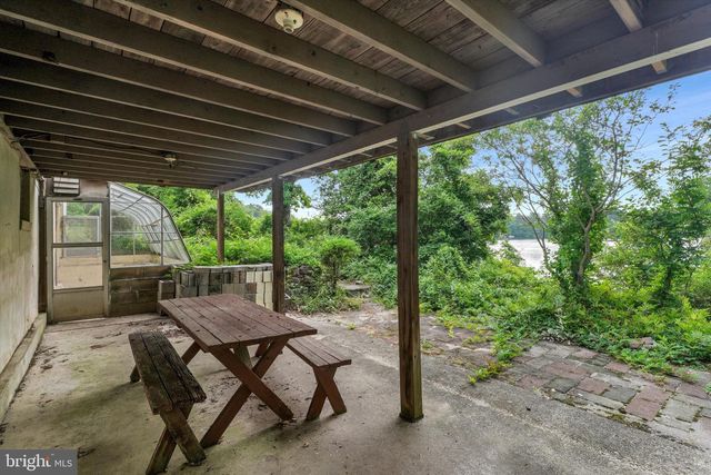 38 CLUBHOUSE RD, Browns Mills, NJ 08015
