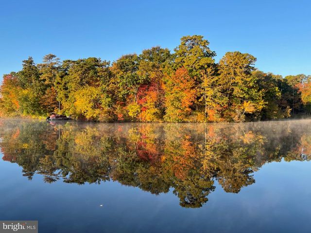 38 CLUBHOUSE RD, Browns Mills, NJ 08015