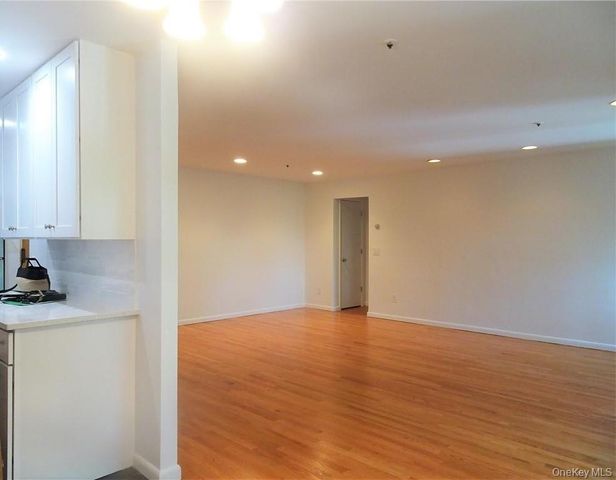 300 Livingston Avenue 2A, Mamaroneck, NY 10543