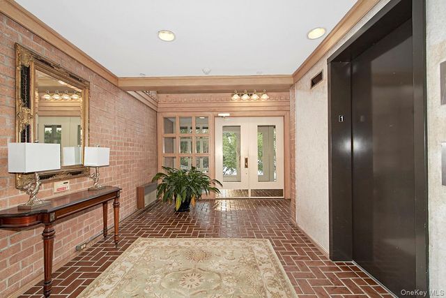 300 Livingston Avenue 2A, Mamaroneck, NY 10543