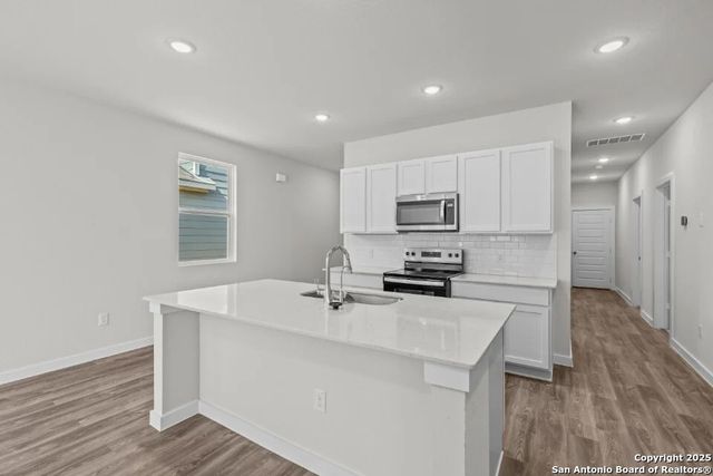 1539 Elvin Smt, Von Ormy, TX 78073