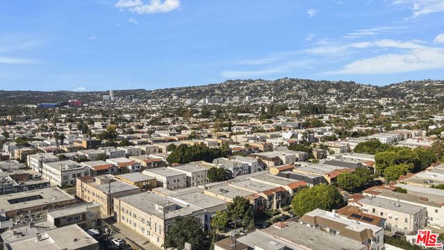 321 N Sierra Bonita Avenue, Los Angeles, CA 90036