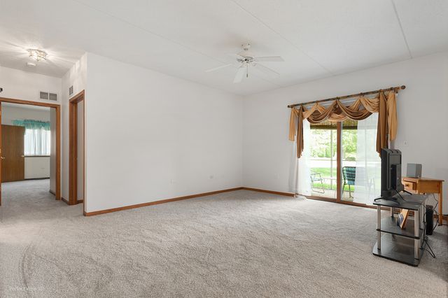 18431 PINE CONE Drive 1, Tinley Park, IL 60477