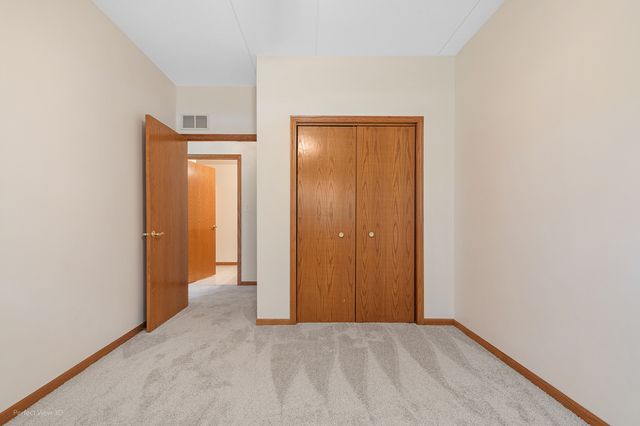 18431 PINE CONE Drive 1, Tinley Park, IL 60477