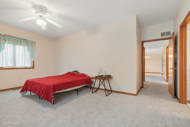 18431 PINE CONE Drive 1, Tinley Park, IL 60477