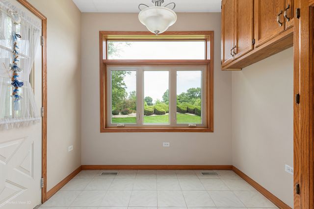 18431 PINE CONE Drive 1, Tinley Park, IL 60477