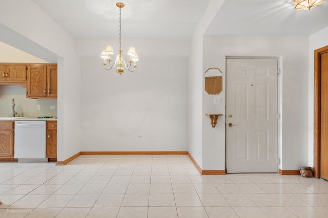 18431 PINE CONE Drive 1, Tinley Park, IL 60477