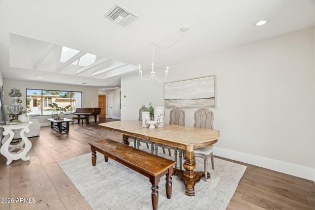 5621 E VOLTAIRE Avenue, Scottsdale, AZ 85254