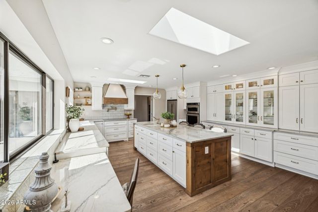 5621 E VOLTAIRE Avenue, Scottsdale, AZ 85254