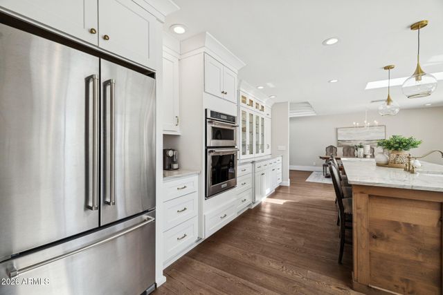 5621 E VOLTAIRE Avenue, Scottsdale, AZ 85254