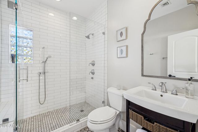 5621 E VOLTAIRE Avenue, Scottsdale, AZ 85254