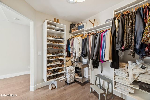 5621 E VOLTAIRE Avenue, Scottsdale, AZ 85254