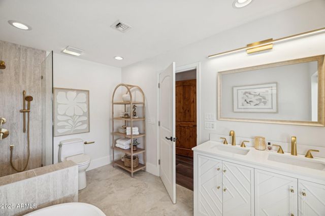 5621 E VOLTAIRE Avenue, Scottsdale, AZ 85254