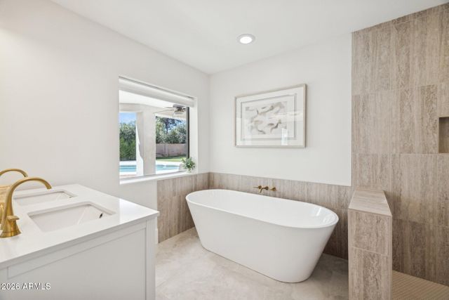 5621 E VOLTAIRE Avenue, Scottsdale, AZ 85254