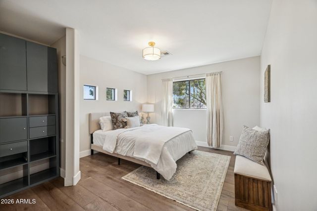 5621 E VOLTAIRE Avenue, Scottsdale, AZ 85254