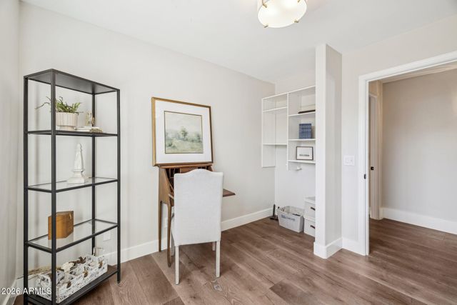 5621 E VOLTAIRE Avenue, Scottsdale, AZ 85254