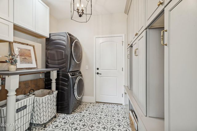 5621 E VOLTAIRE Avenue, Scottsdale, AZ 85254