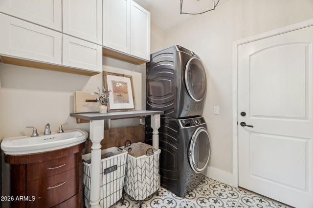 5621 E VOLTAIRE Avenue, Scottsdale, AZ 85254